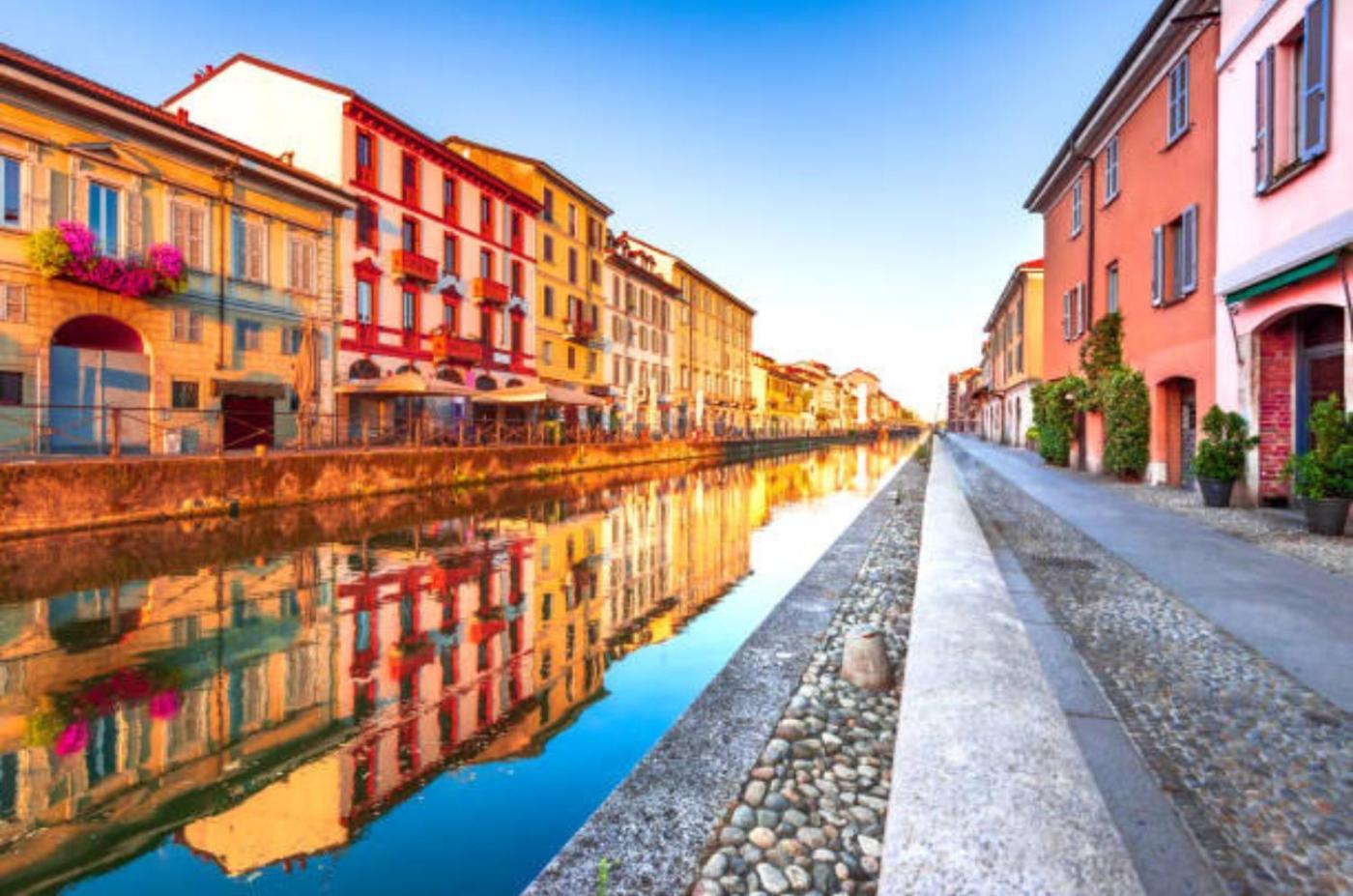 Green Oasis On Water In The Center Of Milan Exterior photo
