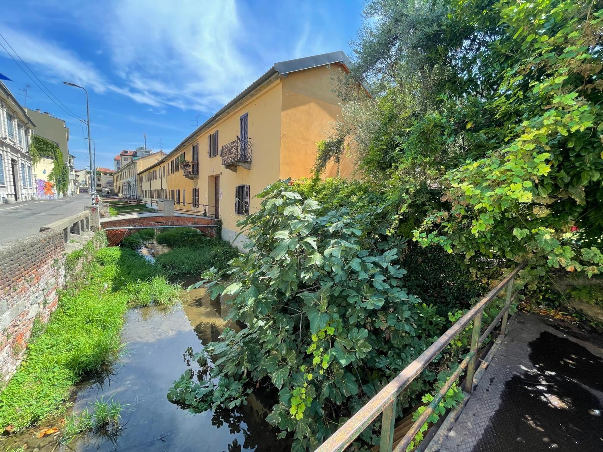 Green Oasis On Water In The Center Of Milan Exterior photo